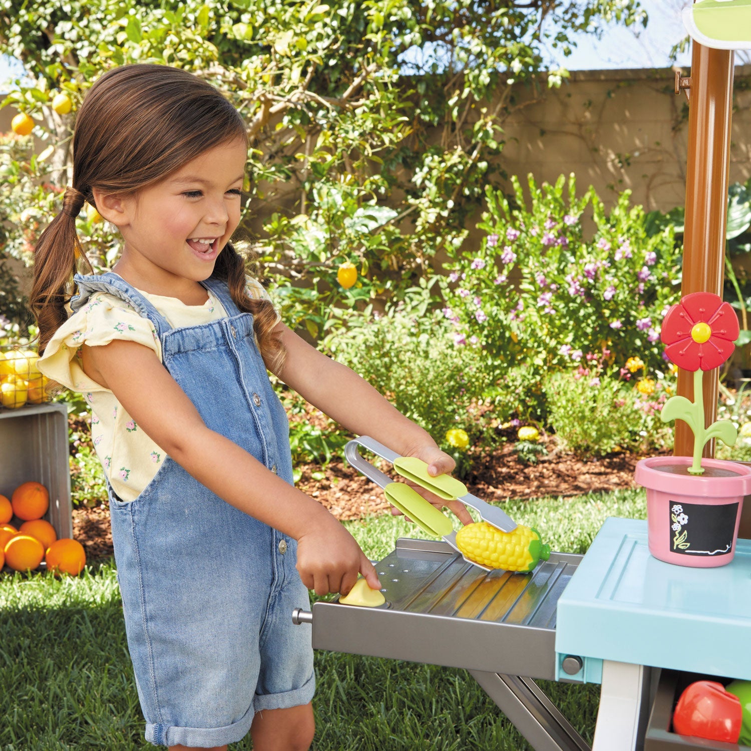 Little Tikes 3-in-1 Garden to Table Market Pretend Play