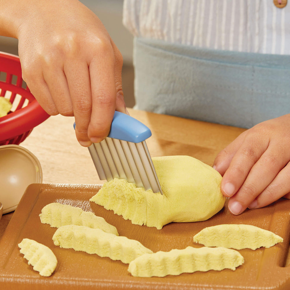 Little Tikes Creative Chefs Cheeseburger and Fries Kit