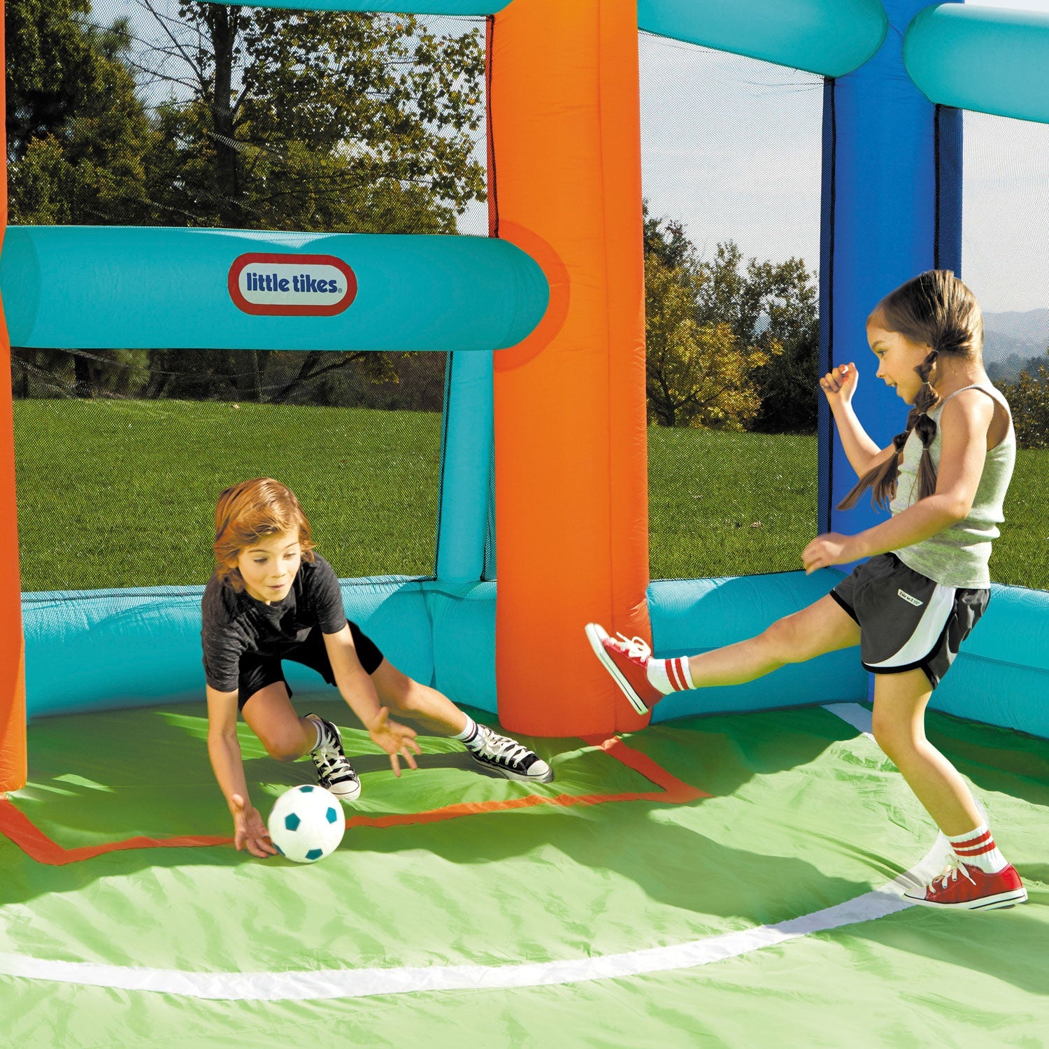 Little Tikes Huge Backyard Soccer & Basketball Court