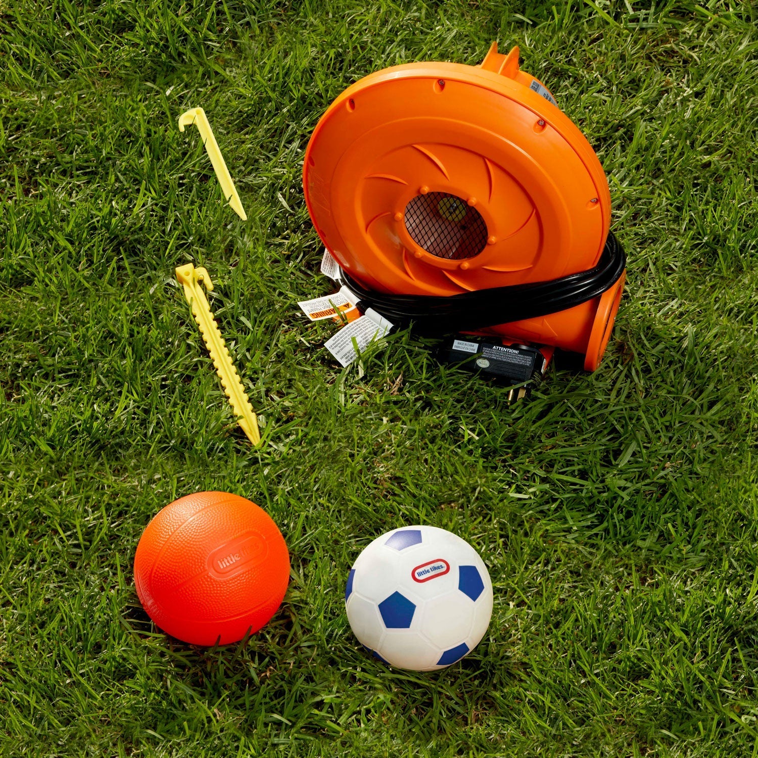 Little Tikes Huge Backyard Soccer & Basketball Court
