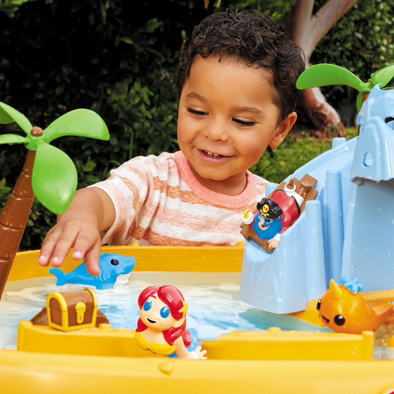 Little Tikes Island Wavemaker Water Table