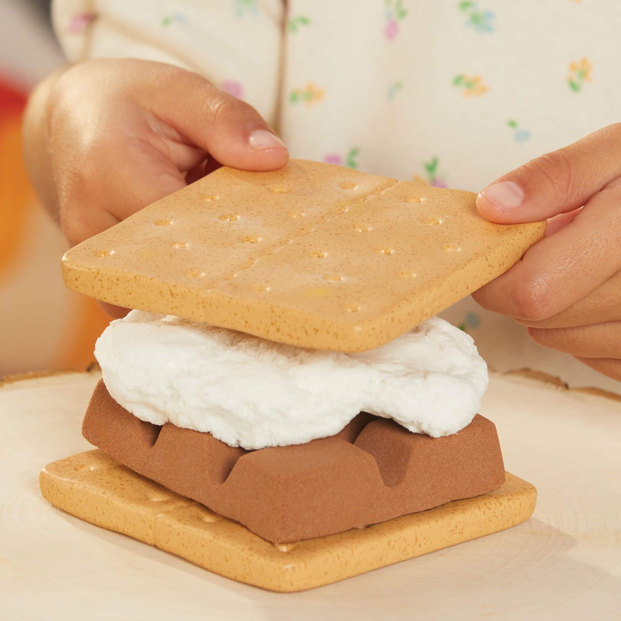 Creative Chefs S'mores Kit - Pretend Play Toy Little Tikes